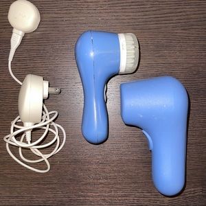 Clarisonic with charger
